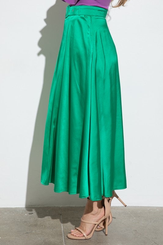 Belted satin Kelly green skirt