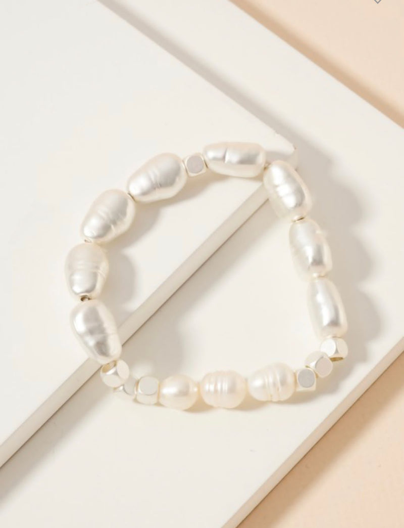 Stretch bracelet pearl